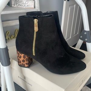 Bandolino black fabric booties